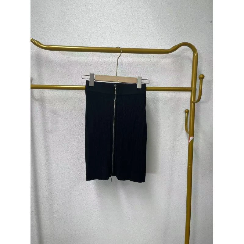 U家剪标   8仓B3-5-1367款   黑色拉链针织半身裙