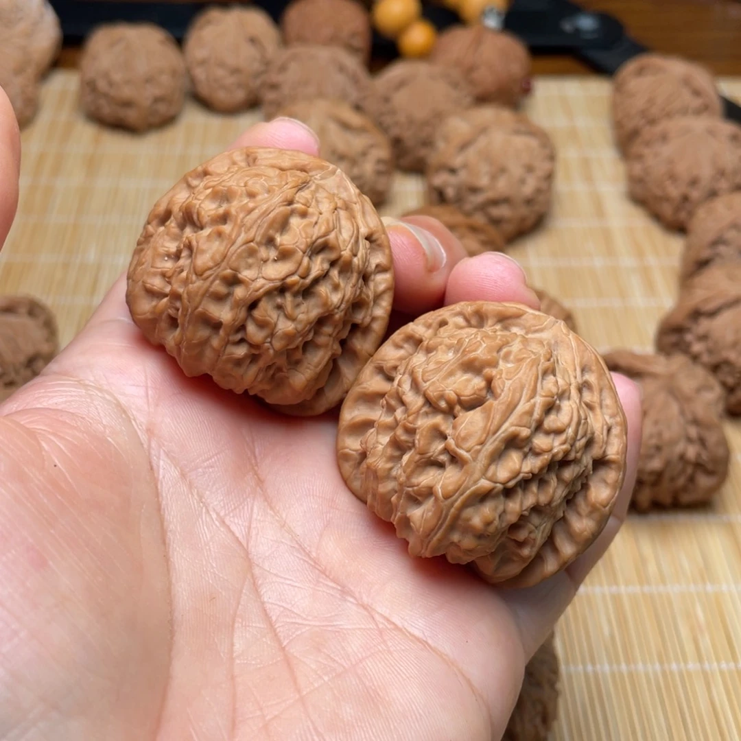 【闪购商品】文玩核桃吊坠球白……