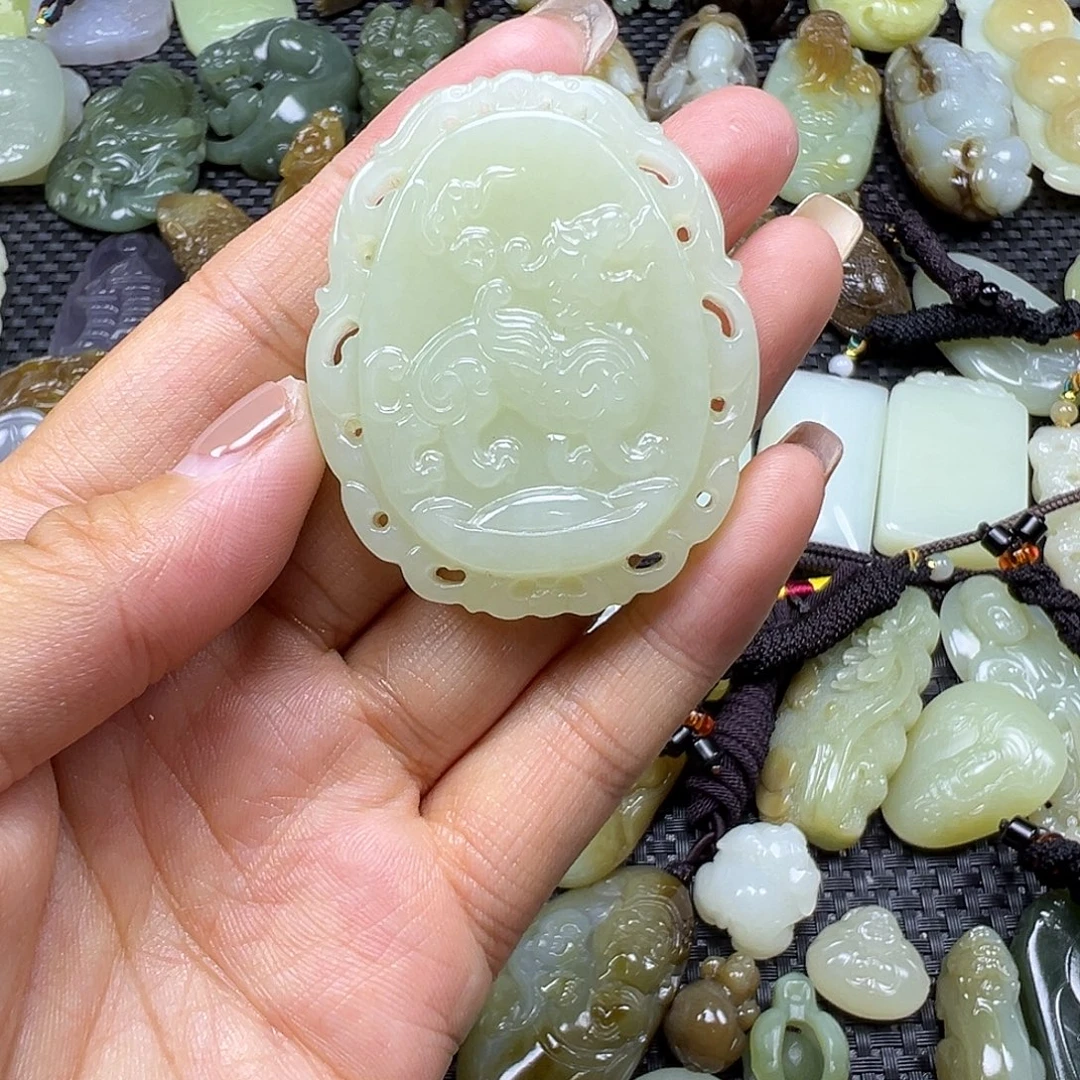 和田玉未镶嵌颈饰卡50.6