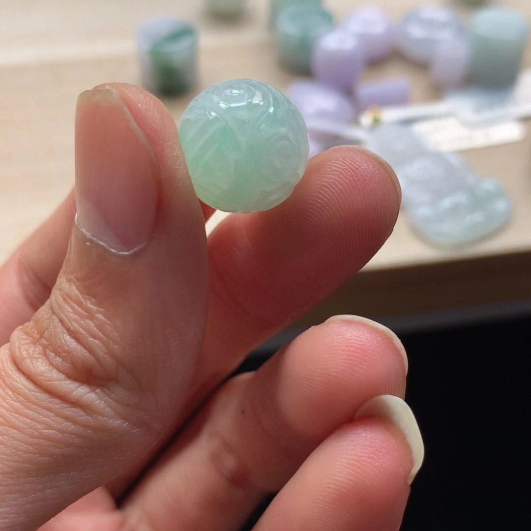 颈饰未镶嵌翡翠吊坠