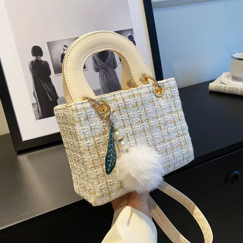 UR25年时尚新款百搭轻奢潮流单肩斜挎手拎包