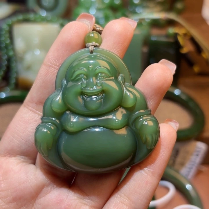 颈饰未镶嵌和田玉（碧玉）