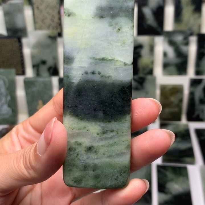 独山玉颈饰未镶嵌