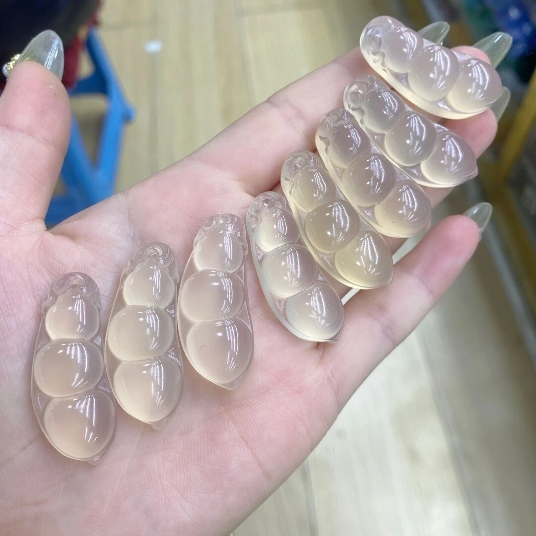 天然玛瑙冰种高冰四季豆玉髓吊坠玉石福豆男女玉坠项链挂件玛瑙