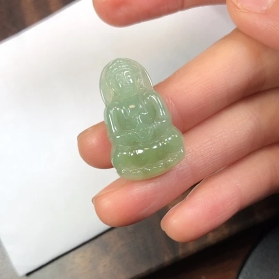 翡翠未镶嵌颈饰缅甸A货，每天下午1点半开播