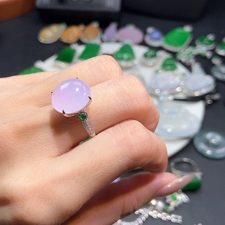 翡翠戒指18K金镶嵌吊坠