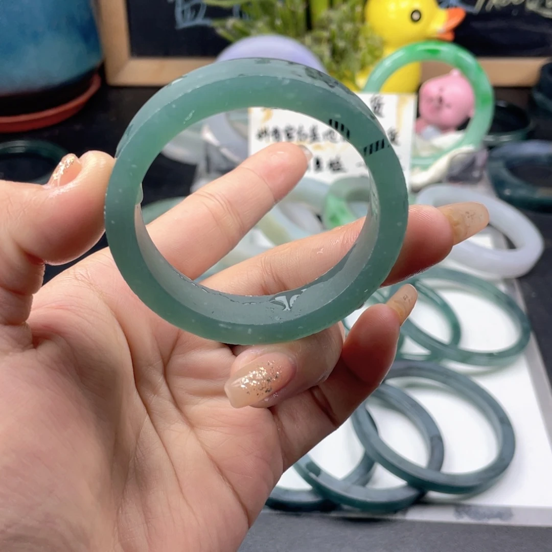 阿***万定制翡翠未镶嵌翡翠手镯