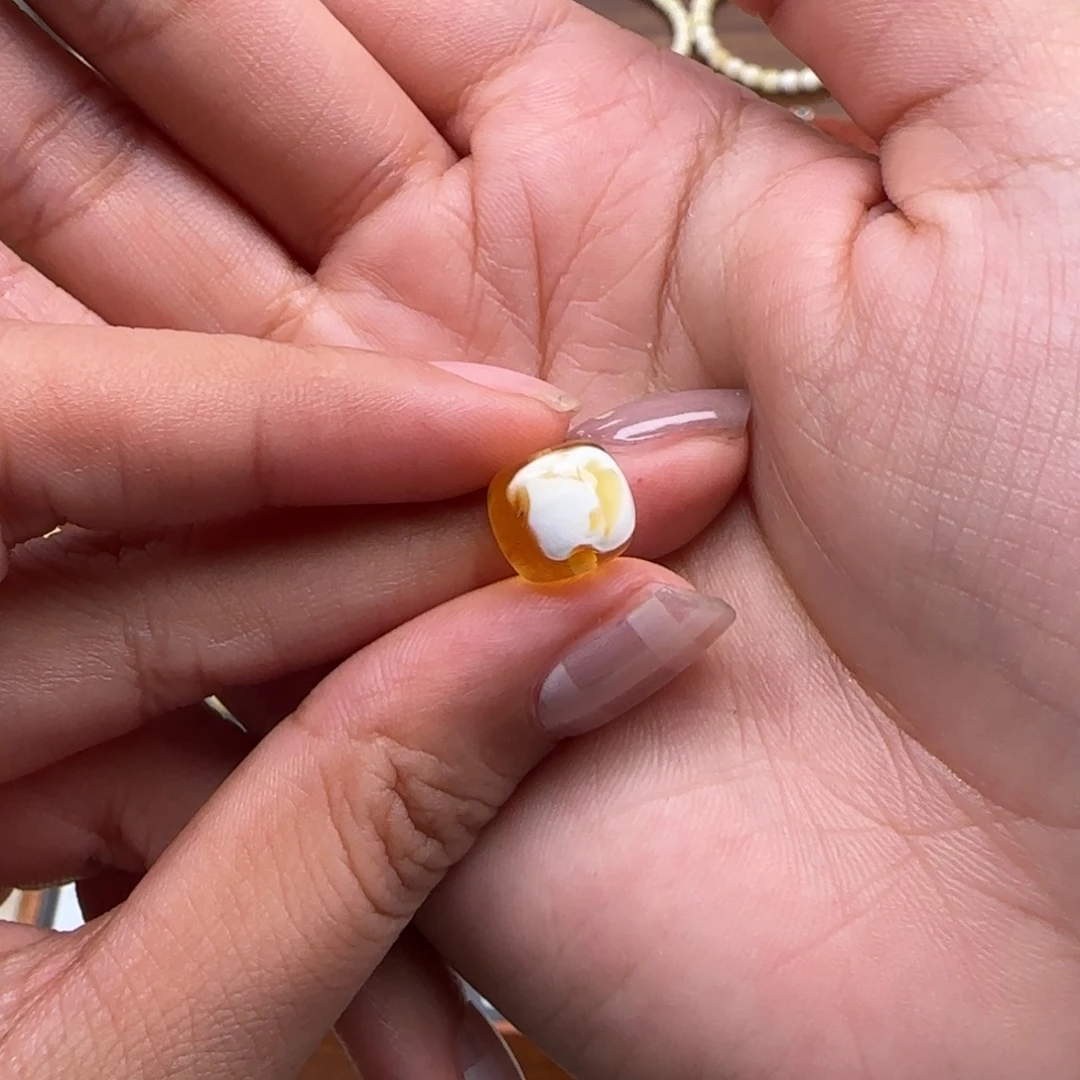 L***琥珀未镶嵌珠宝奇石9.5mm