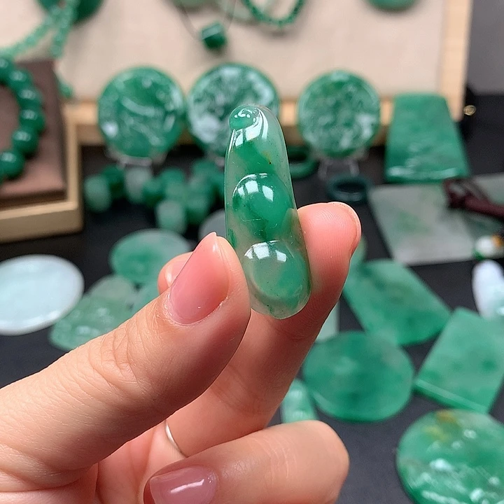 未镶嵌石英岩玉珠宝半成品