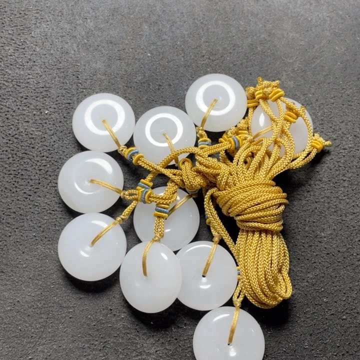 颈饰未镶嵌石英质玉醉*风