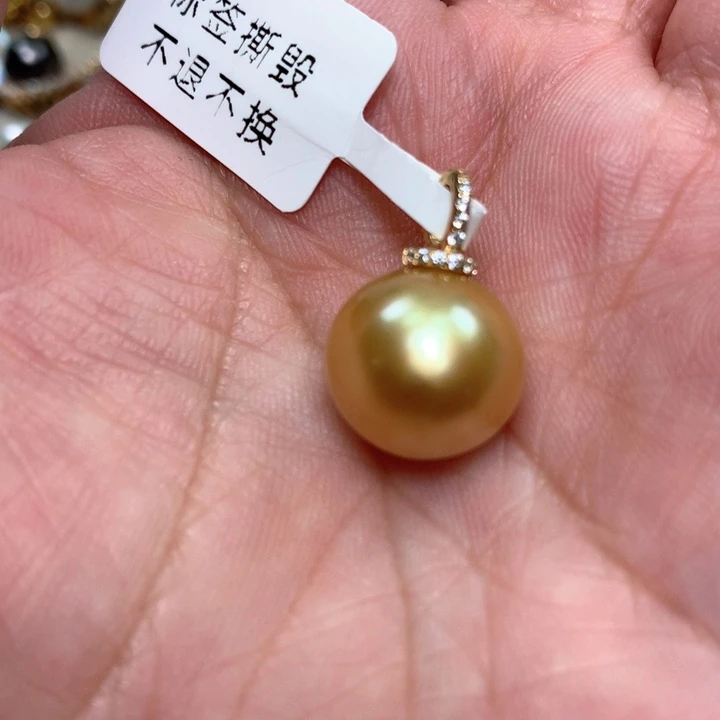 颈饰18K金镶嵌海水珍珠