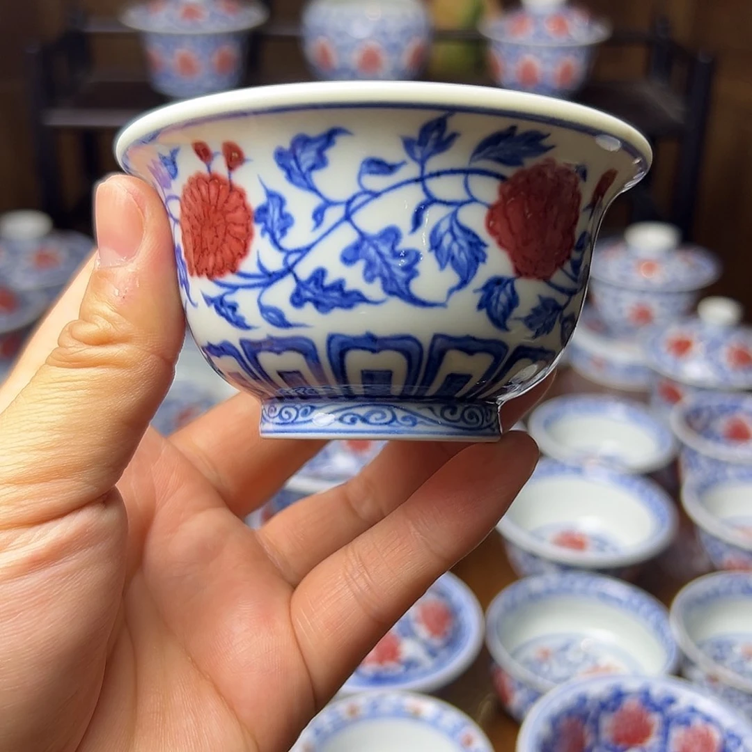 青花釉里红压手杯活动款