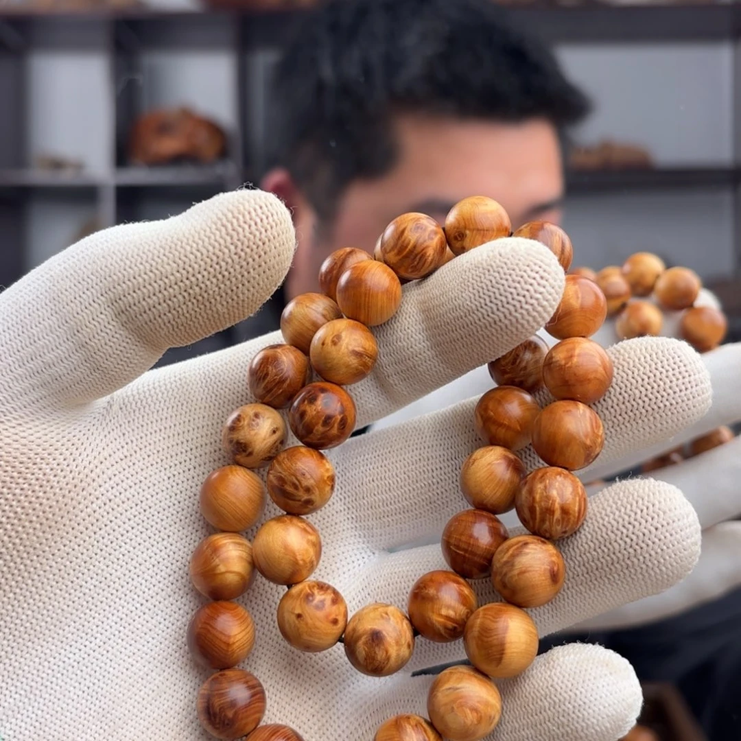 其他柏木（崖柏）1.2手持36颗