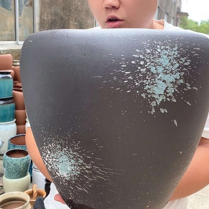 紫砂花盆口27高31瑕疵