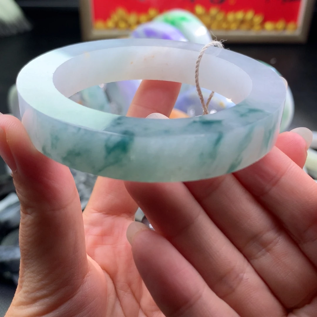 定制翡翠未镶嵌翡翠手镯