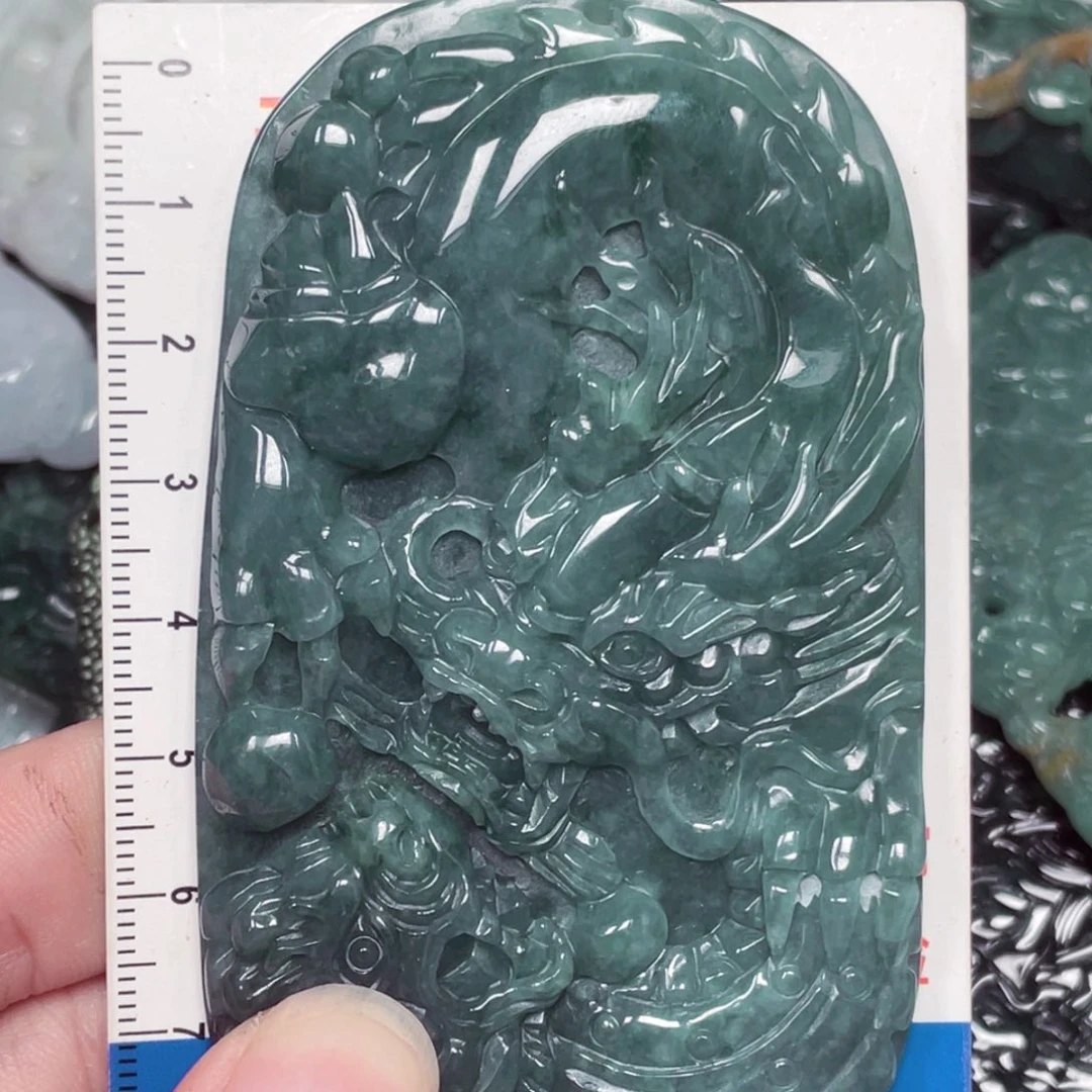 翡翠未镶嵌颈饰吊坠