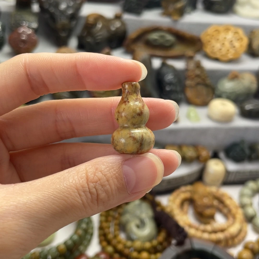 岫岩河磨玉（透闪石质玉）未镶嵌挂件
