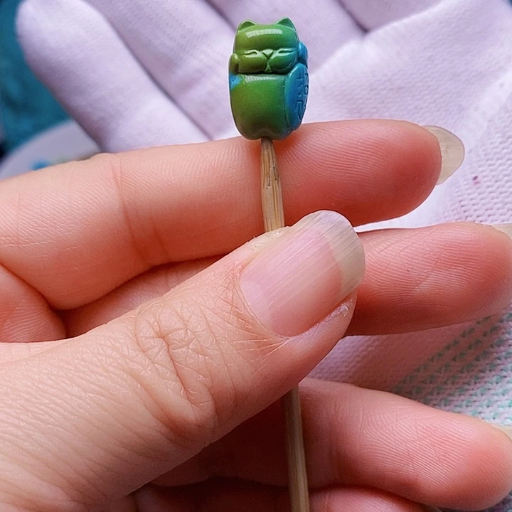 绿松石未镶嵌颈饰