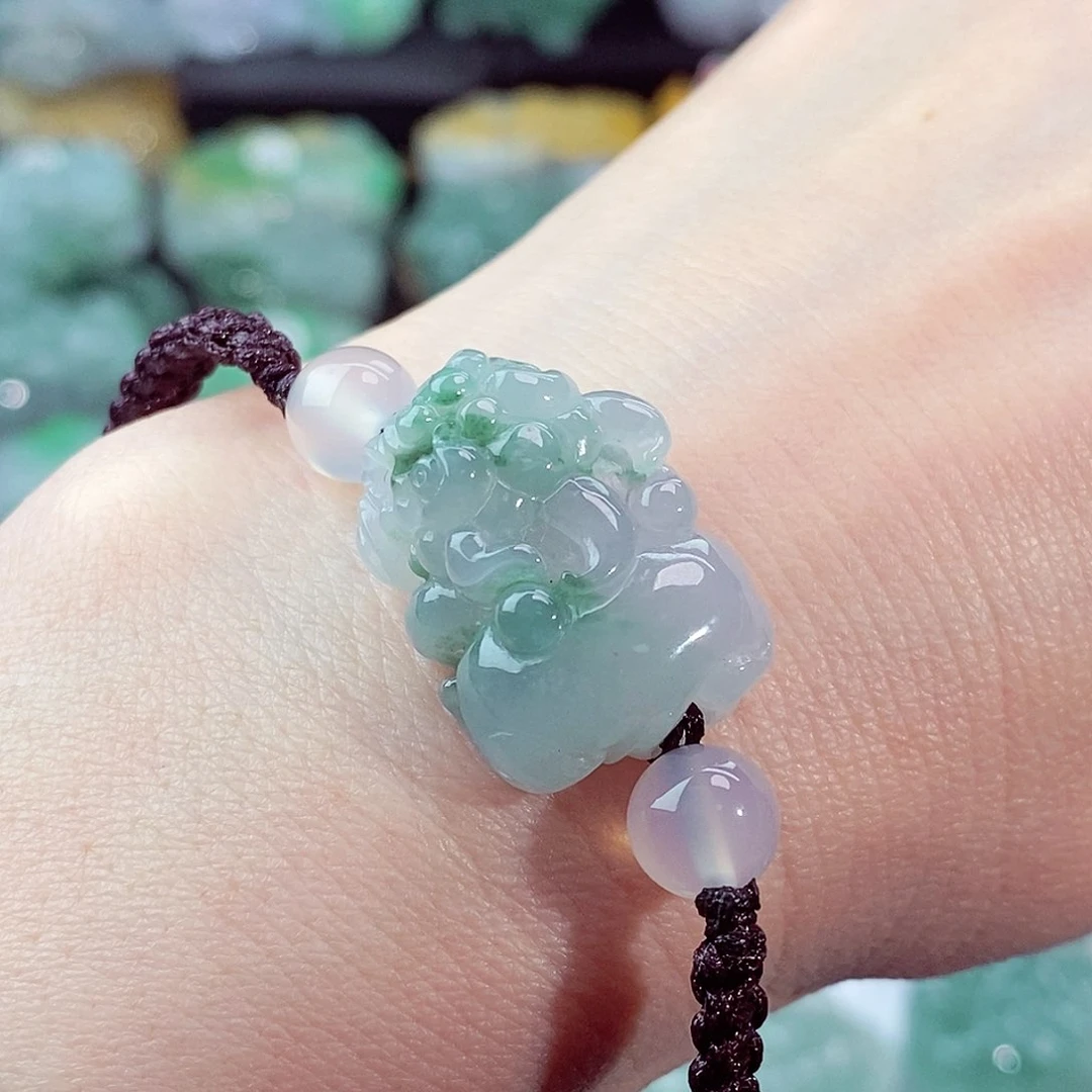 颈饰未镶嵌翡翠天然