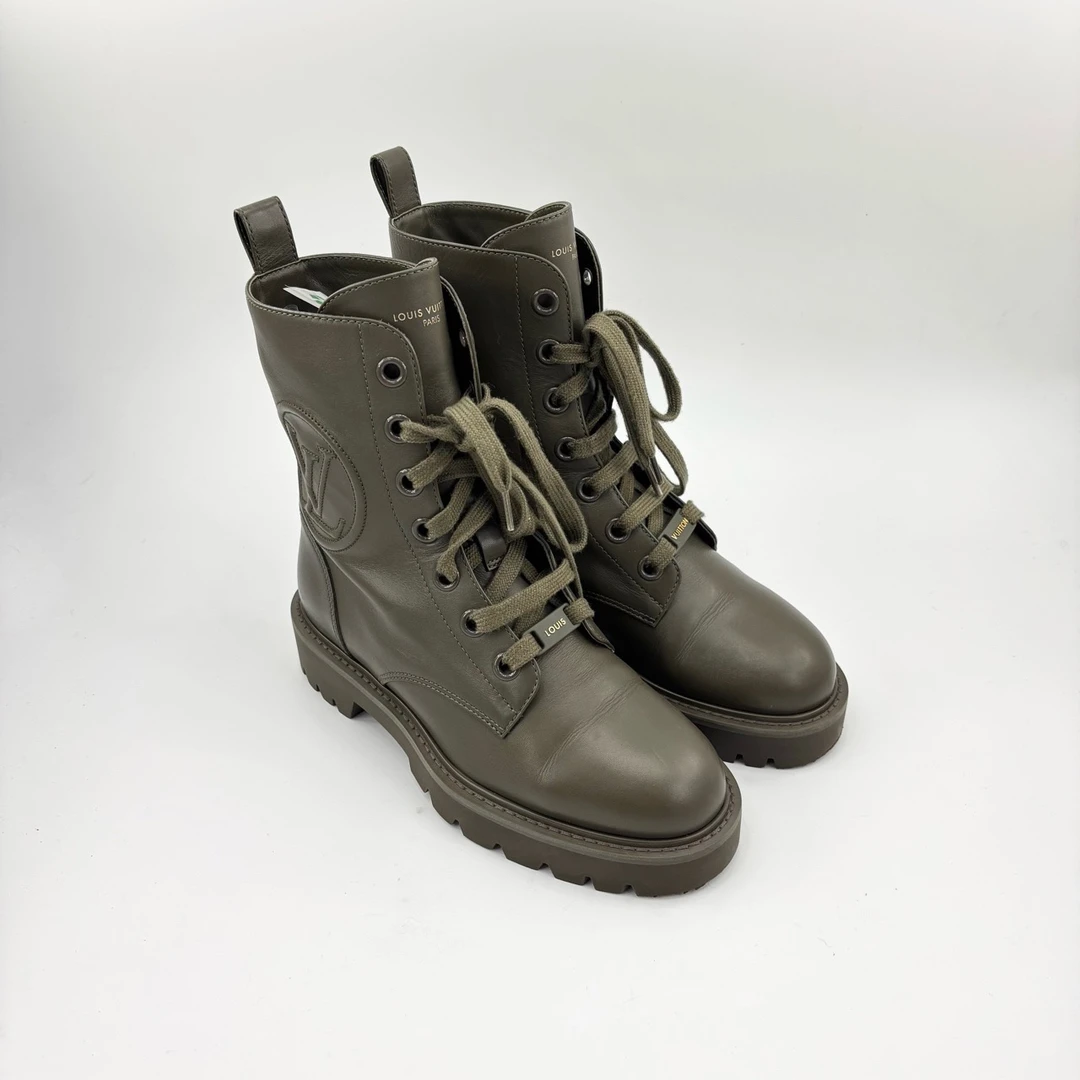 95新 LouisVuitton/路易威登 LV/35码/军绿色字母短靴/pp426426