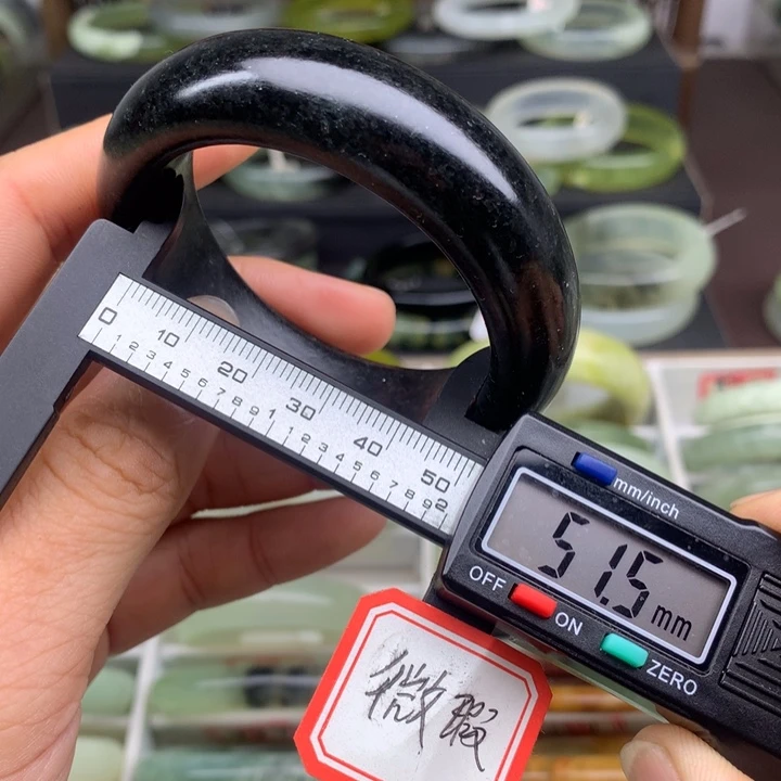 蛇纹石玉未镶嵌手镯497