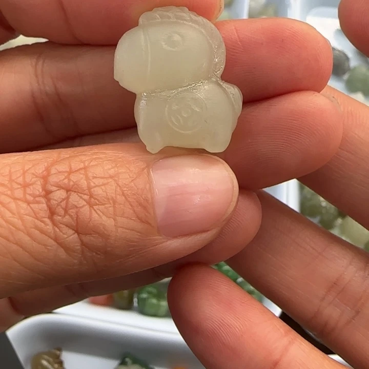 和田玉（糖玉）未镶嵌颈饰