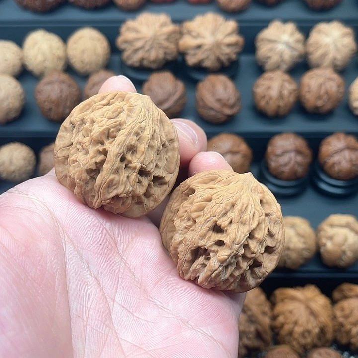 文玩核桃把件麦穗虎头