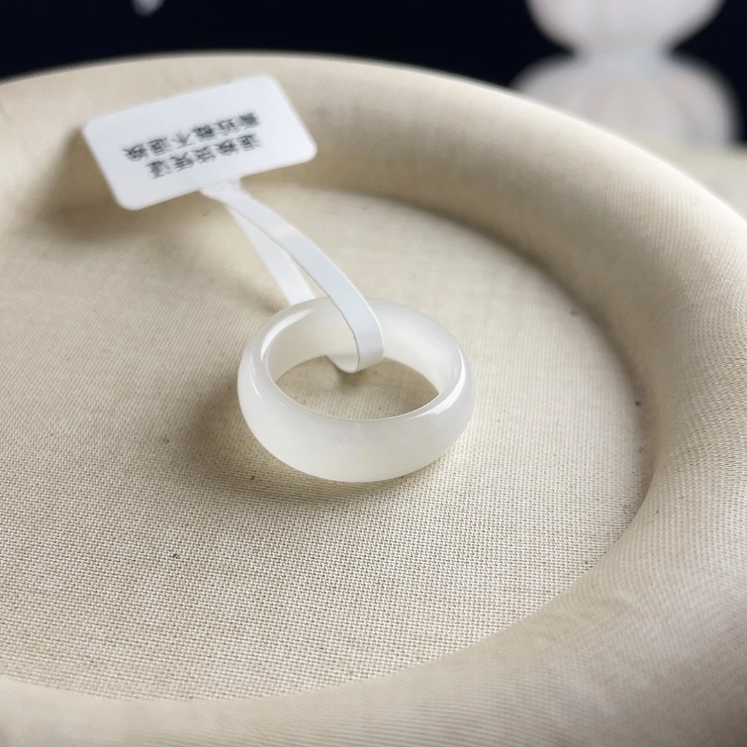 陈***月和田玉（糖玉）未镶嵌戒圈