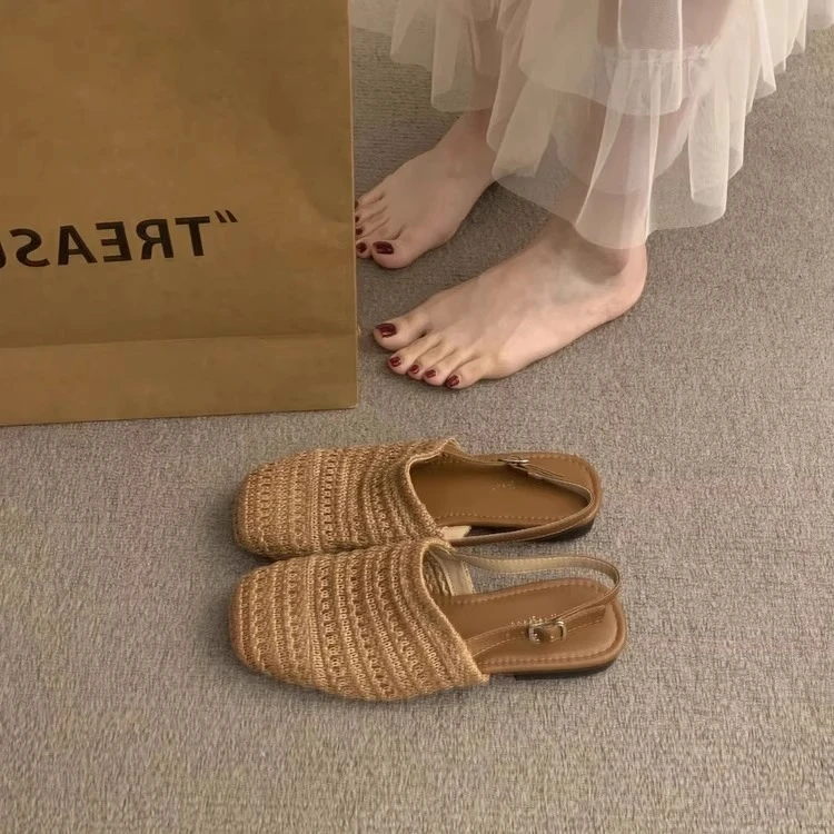 粗跟浅口草编包头后空凉鞋女鞋子2025夏季新款平底一字带凉单鞋