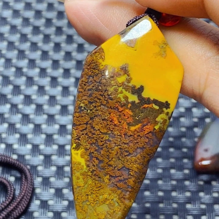 玛瑙/玉髓颈饰未镶嵌人**火