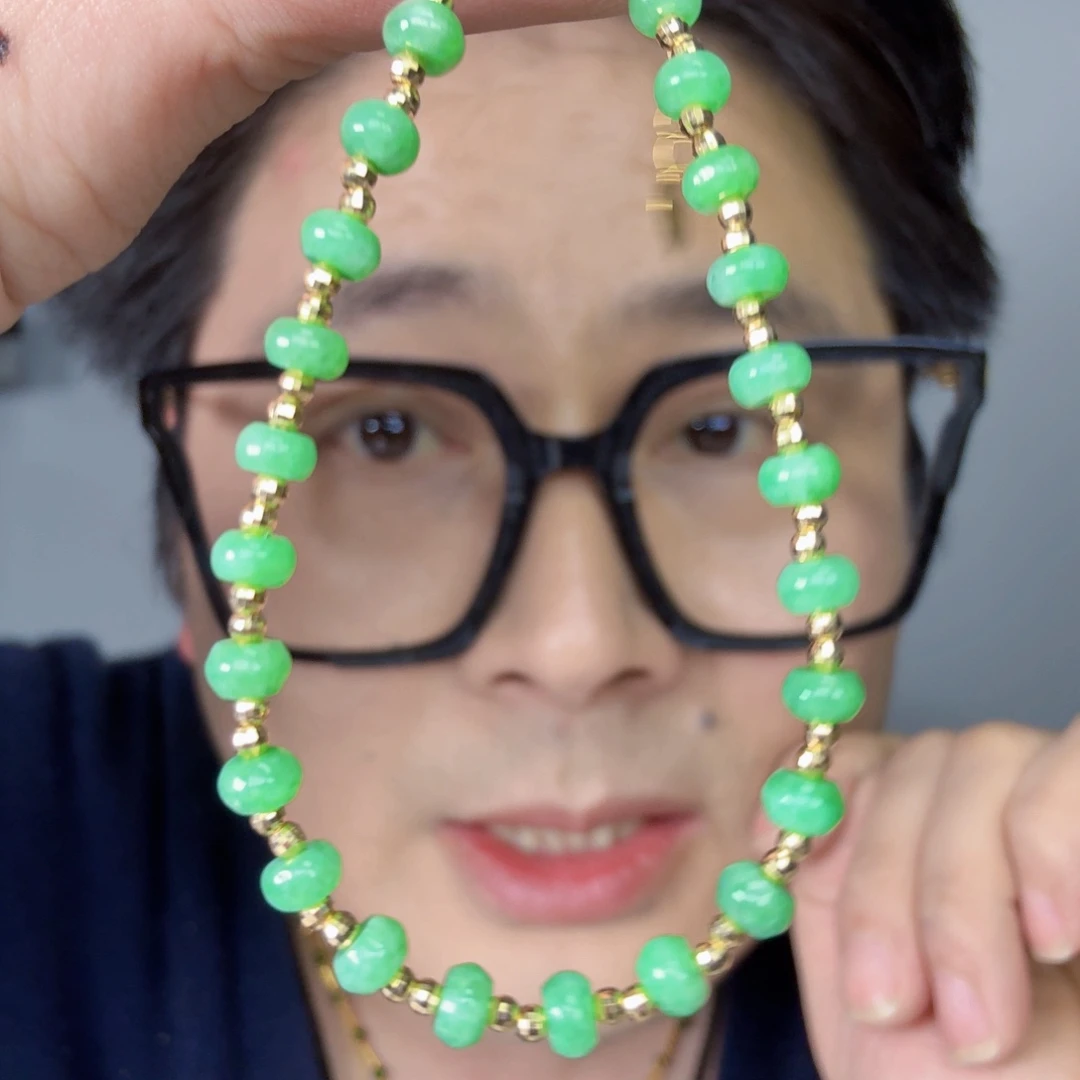 翡翠18K金镶嵌颈饰一件