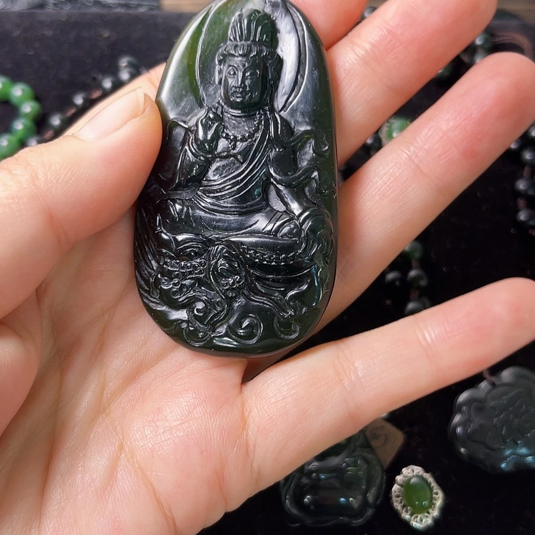 用***1蛇纹石玉未镶嵌颈饰