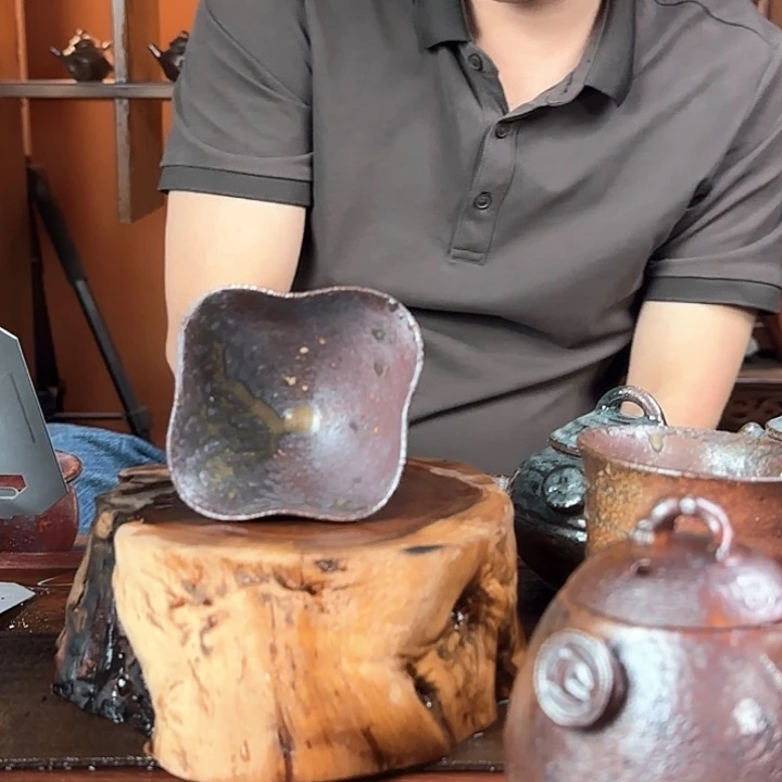 紫砂柴烧葵口斗笠杯