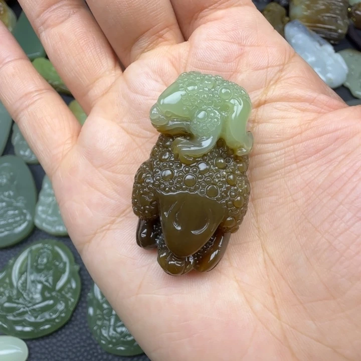 W****和田玉未镶嵌珠宝奇石