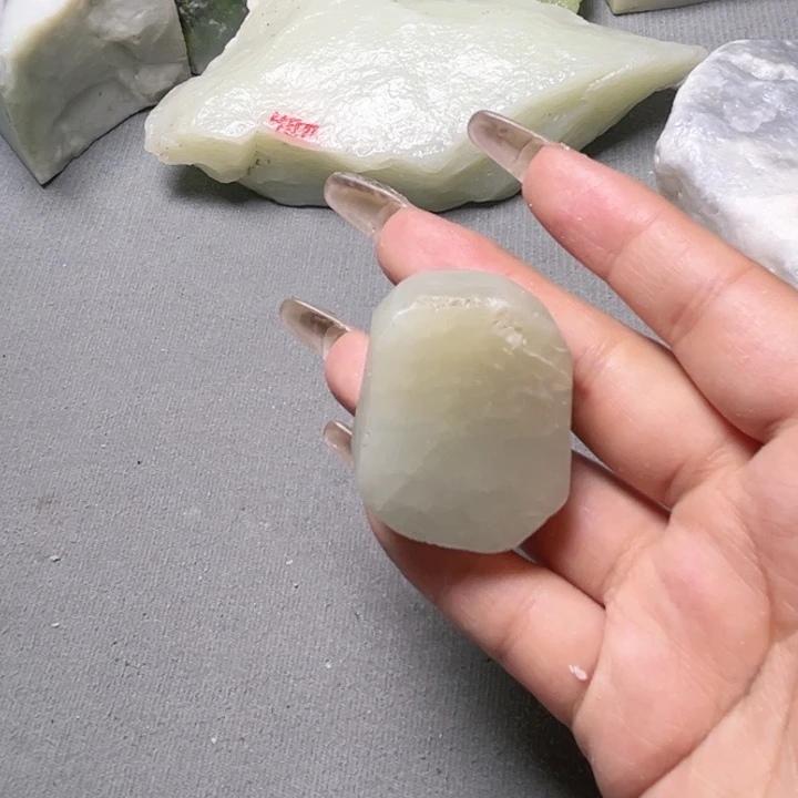 和田玉（糖玉）未镶嵌把件
