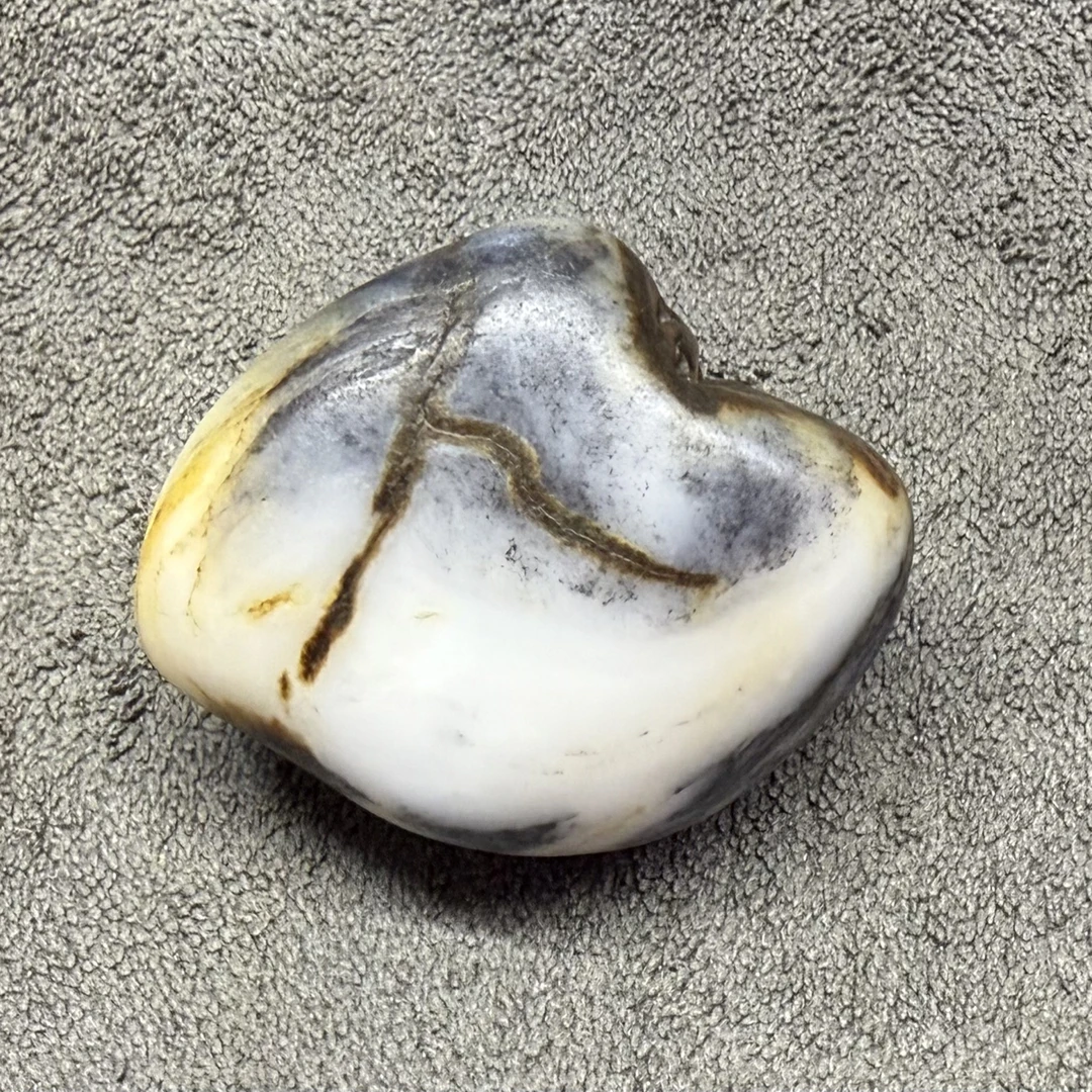 新疆和田青花原石（重量：122.6克）