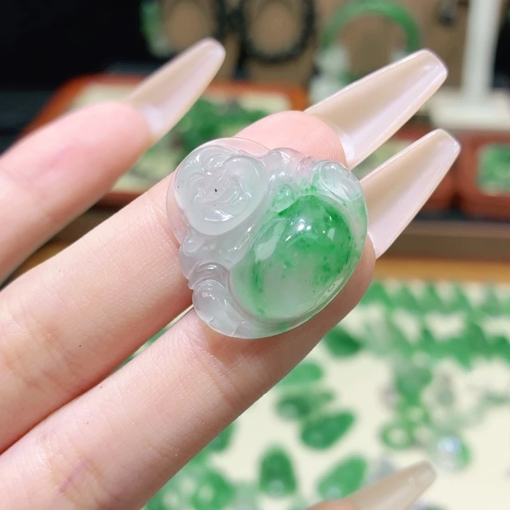 石英质玉（非洲翠）未镶嵌颈饰