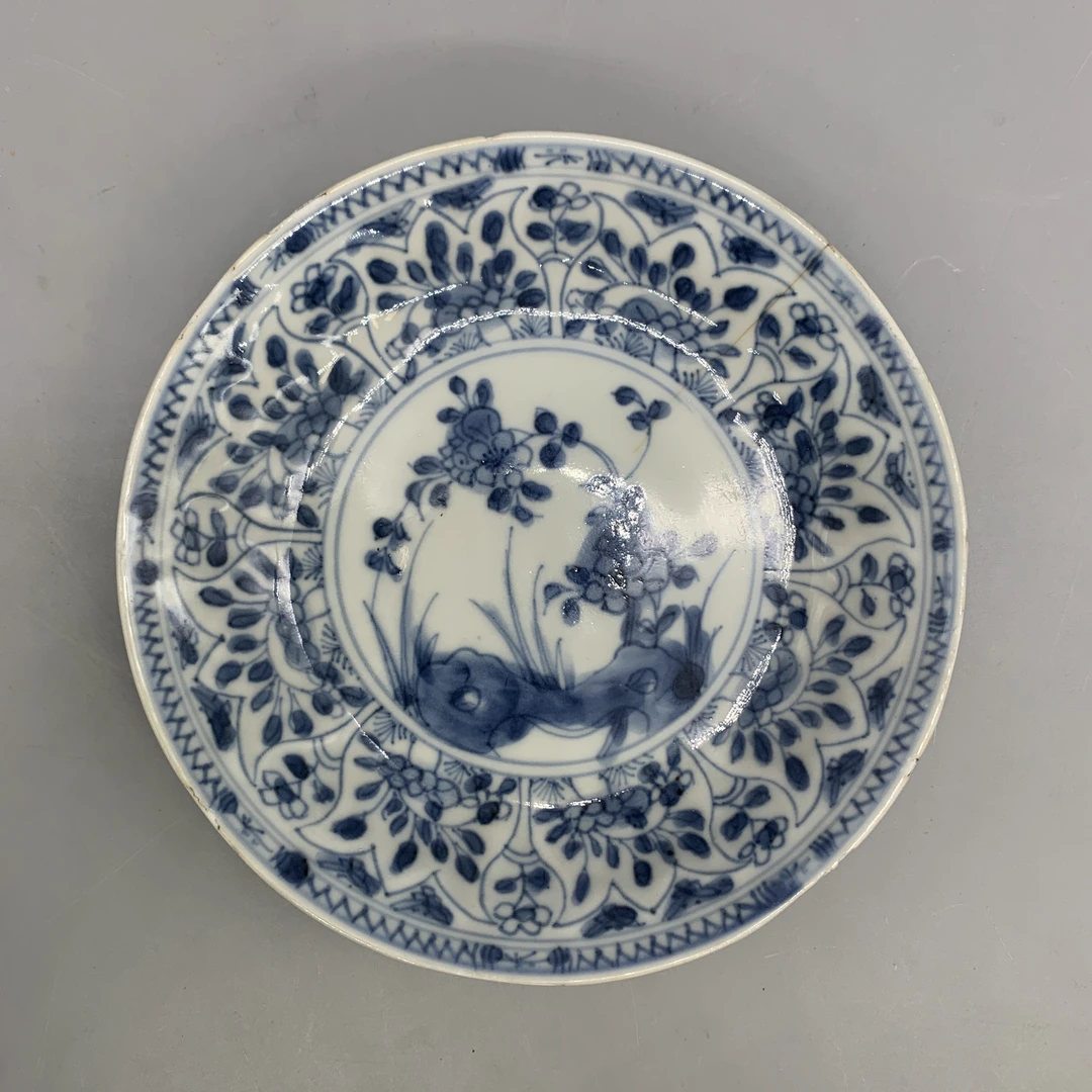 62503152*清康熙青花庭院花卉纹碟/瓷器六/江苏省文物总店