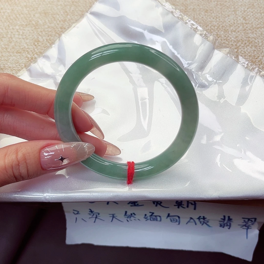 翡翠未镶嵌手镯手镯