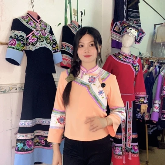 新款重工艺刺绣民族服饰