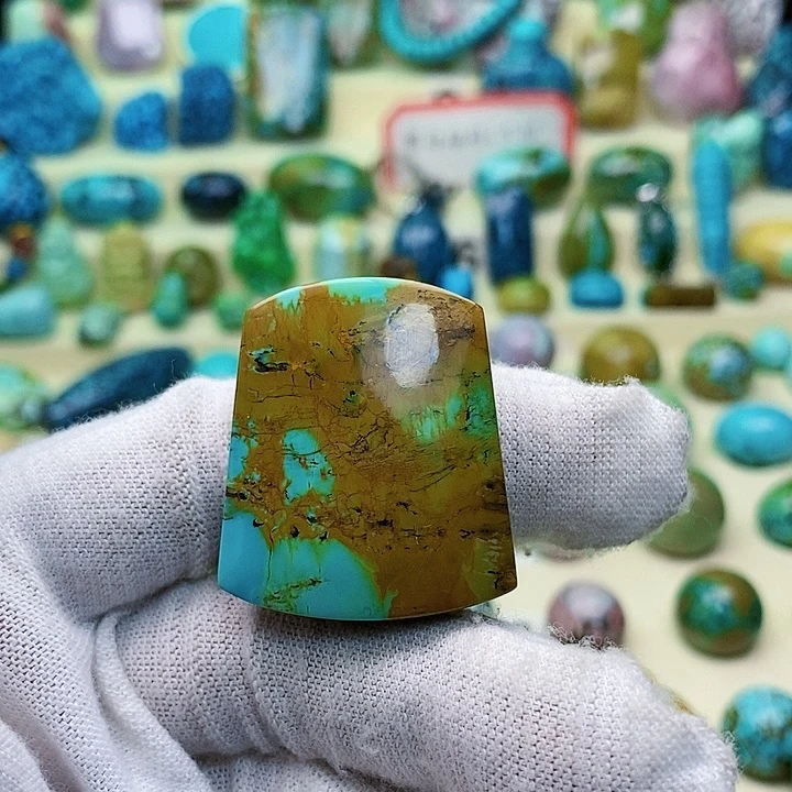 绿松石配饰未镶嵌