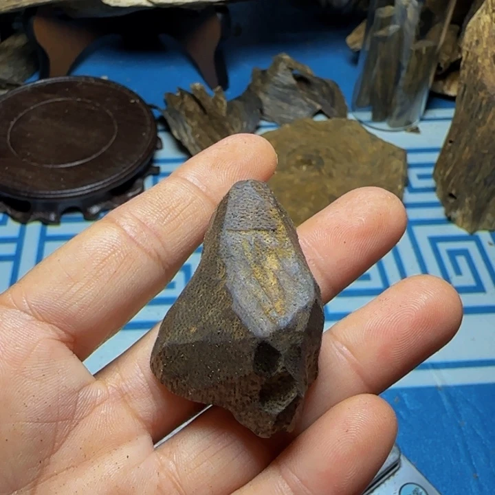 木质母树紫奇包头8克