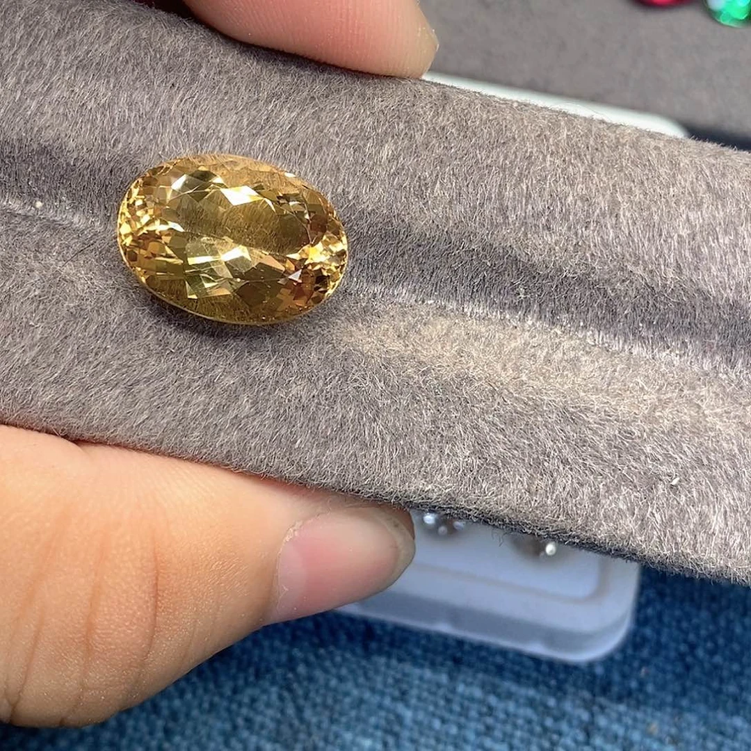 绿柱石裸石绿柱石