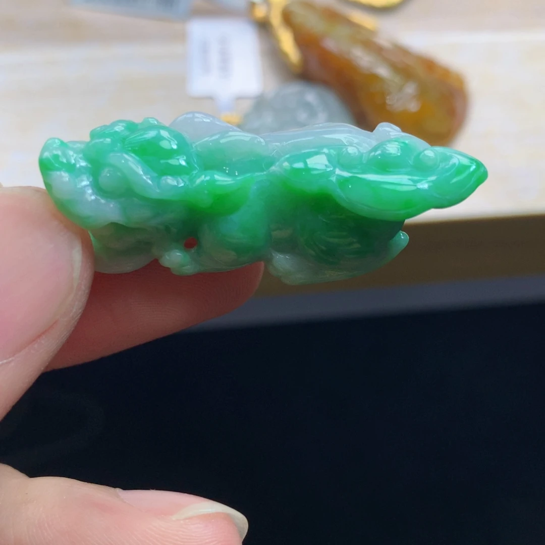 颈饰未镶嵌翡翠吊坠
