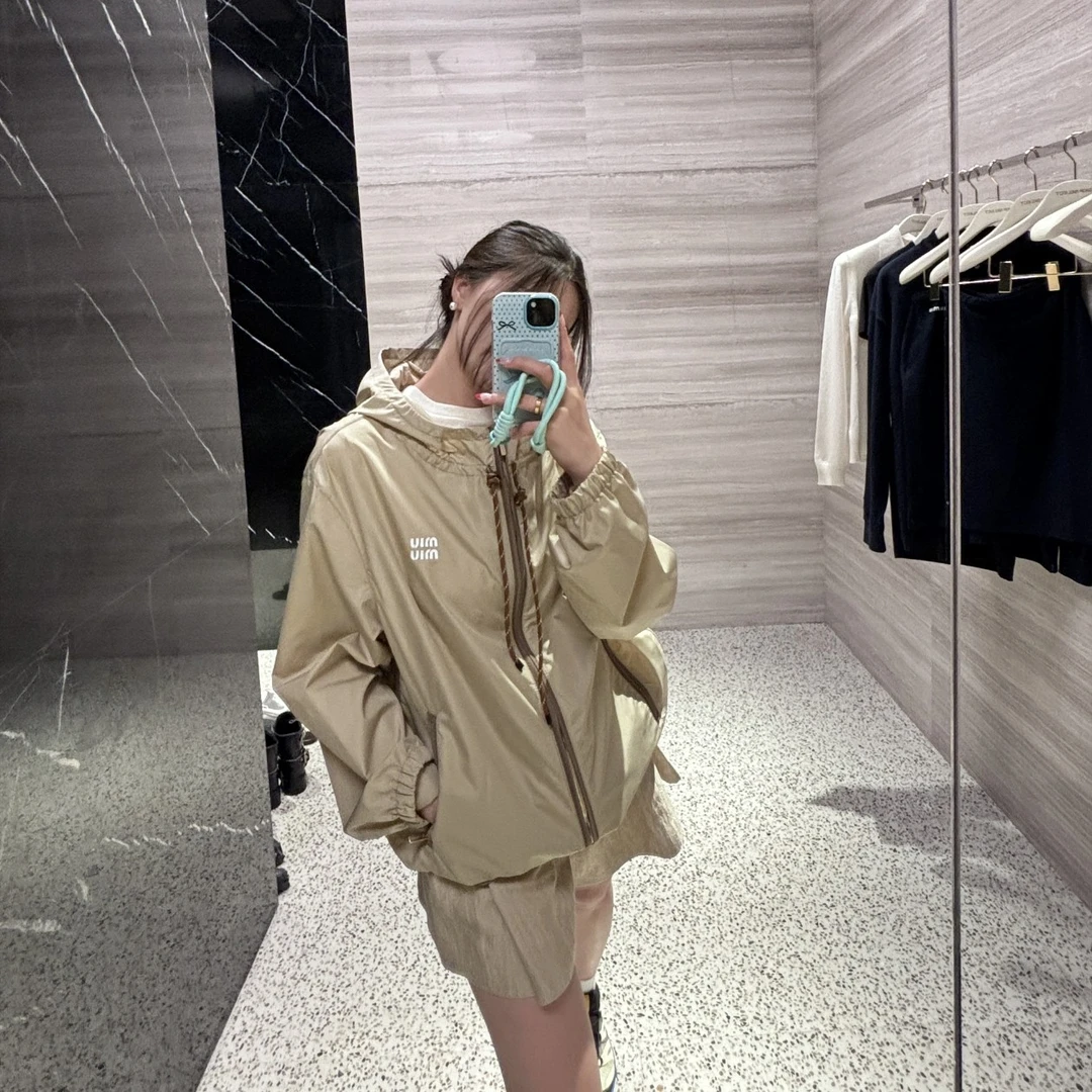 全新未使用 MIU MIU/缪缪 全新未使用 MIU MIU/缪缪外套卡其色/36