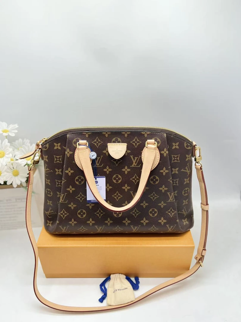 99新 LouisVuitton/路易威登 98新/芯片白皮中号饺子包(LV妞妞)