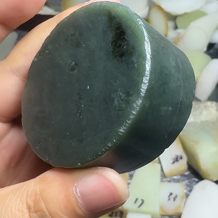 和田玉未镶嵌珠宝半成品