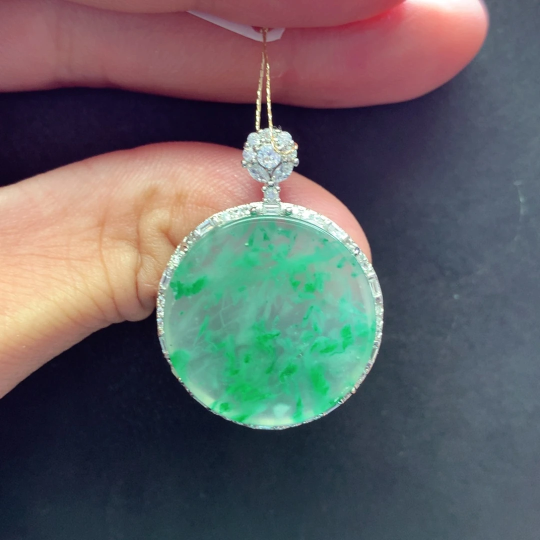 石英质玉未镶嵌颈饰