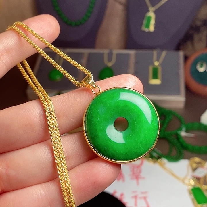 翡翠18K金镶嵌吊坠(赠链)40