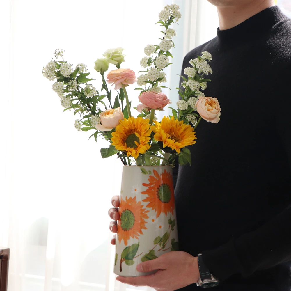 当代 景德镇陶瓷手绘花瓶向日葵高度22口径10厘米